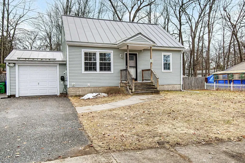 5 Button Drive Essex Junction VT 05452