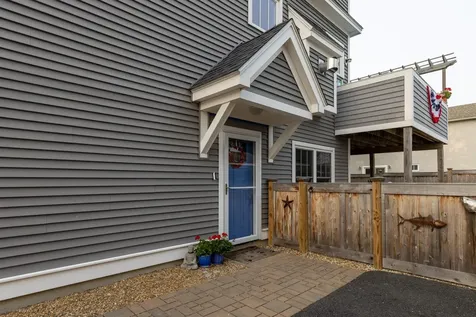 6 Cora Avenue Hampton NH 03842