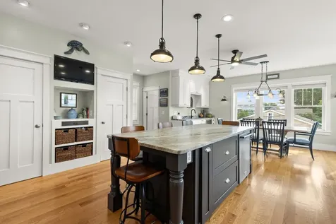6 Cora Avenue Hampton NH 03842