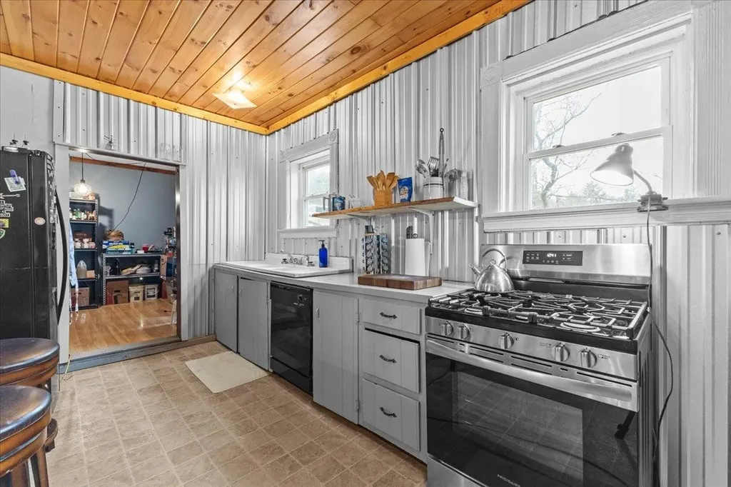 1499 Shellhouse Mountain Road Ferrisburgh VT 05456