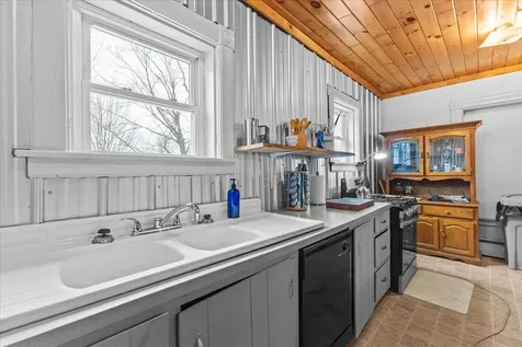 1499 Shellhouse Mountain Road Ferrisburgh VT 05456