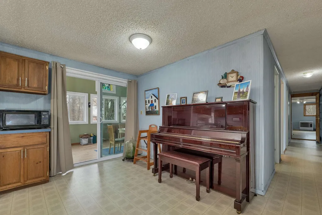 9 Hemlock Drive Wolfeboro NH 03894