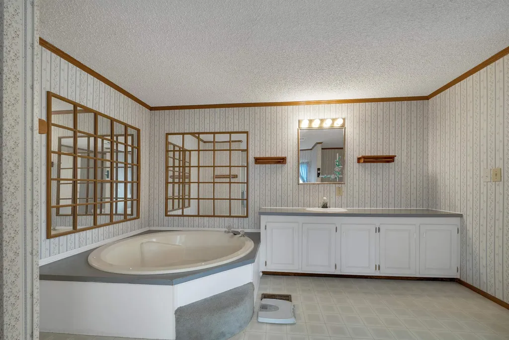 9 Hemlock Drive Wolfeboro NH 03894