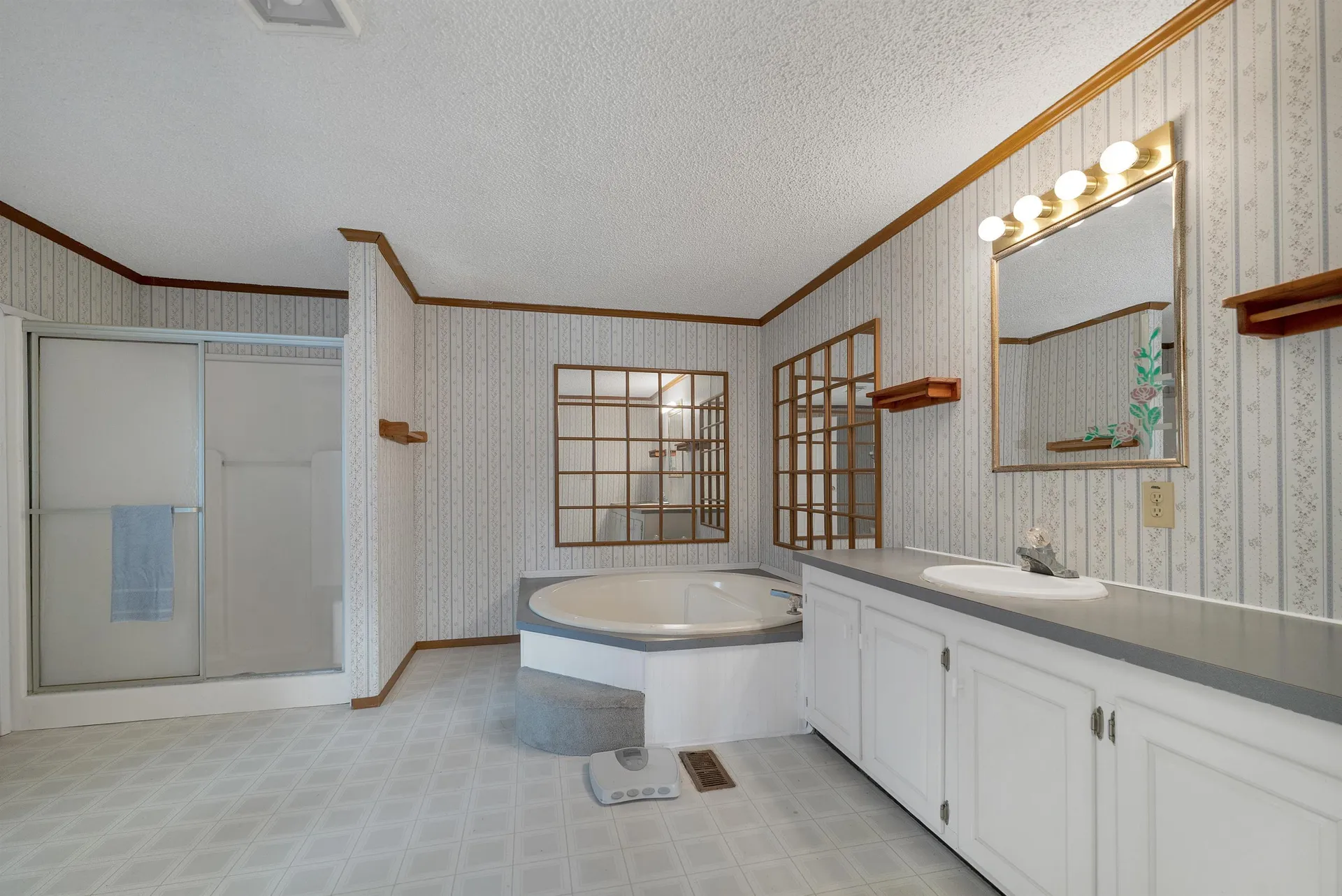 9 Hemlock Drive Wolfeboro NH 03894