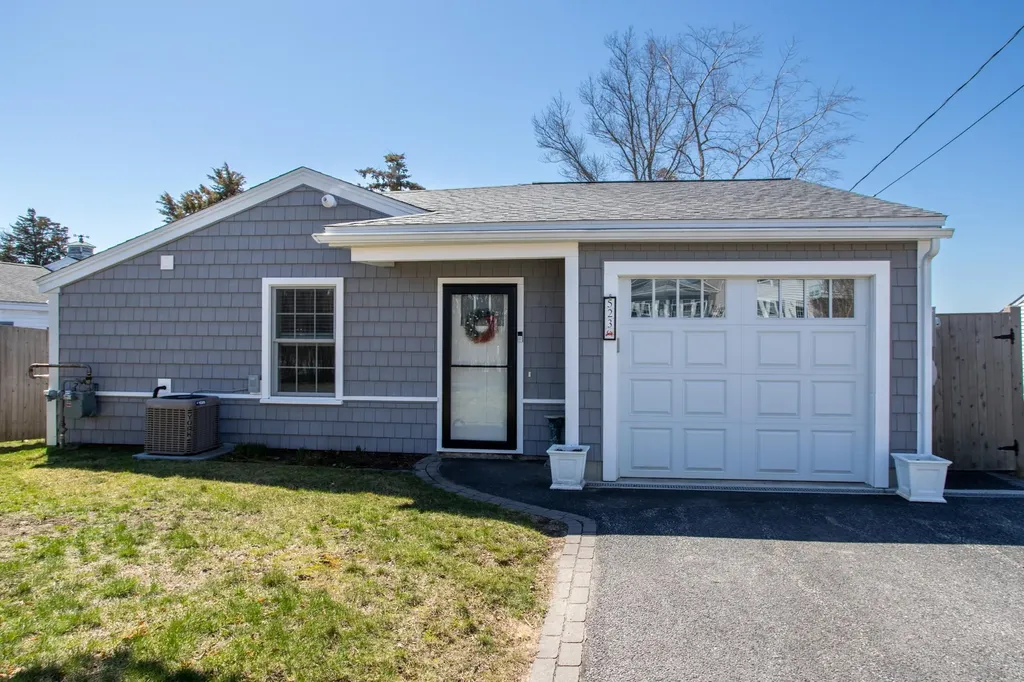 523 Winnacunnet Road Hampton NH 03842