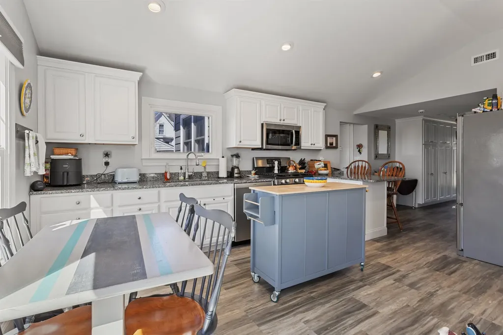 523 Winnacunnet Road Hampton NH 03842