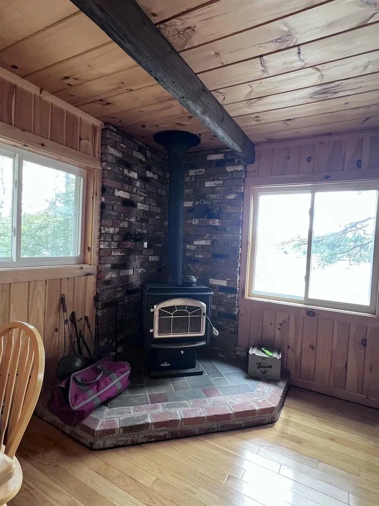 27 Hummingbird Lane Hillsborough NH 03244
