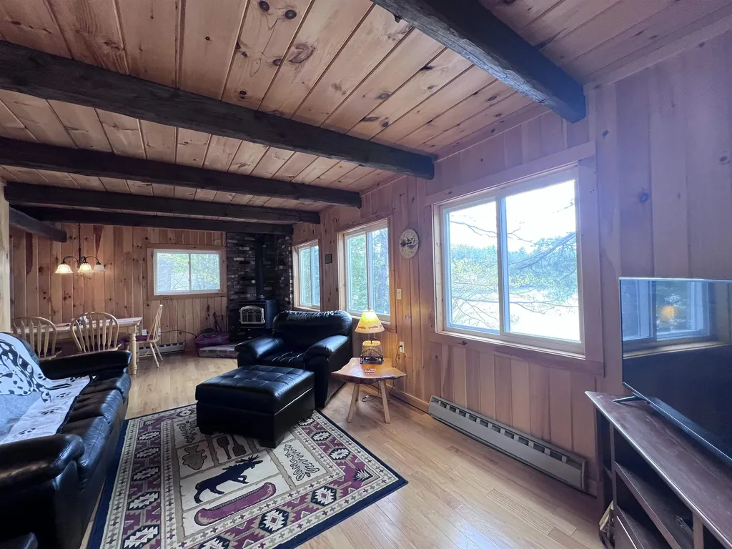 27 Hummingbird Lane Hillsborough NH 03244