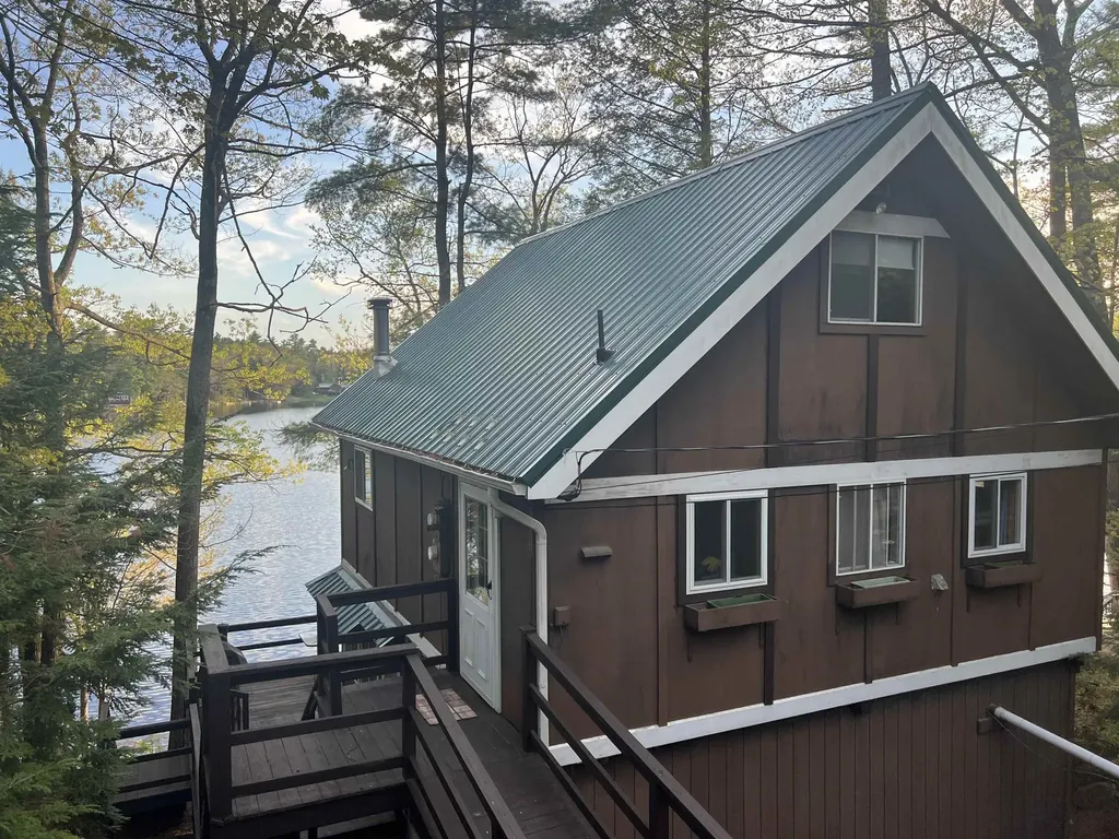 27 Hummingbird Lane Hillsborough NH 03244