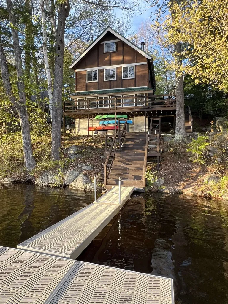 27 Hummingbird Lane Hillsborough NH 03244