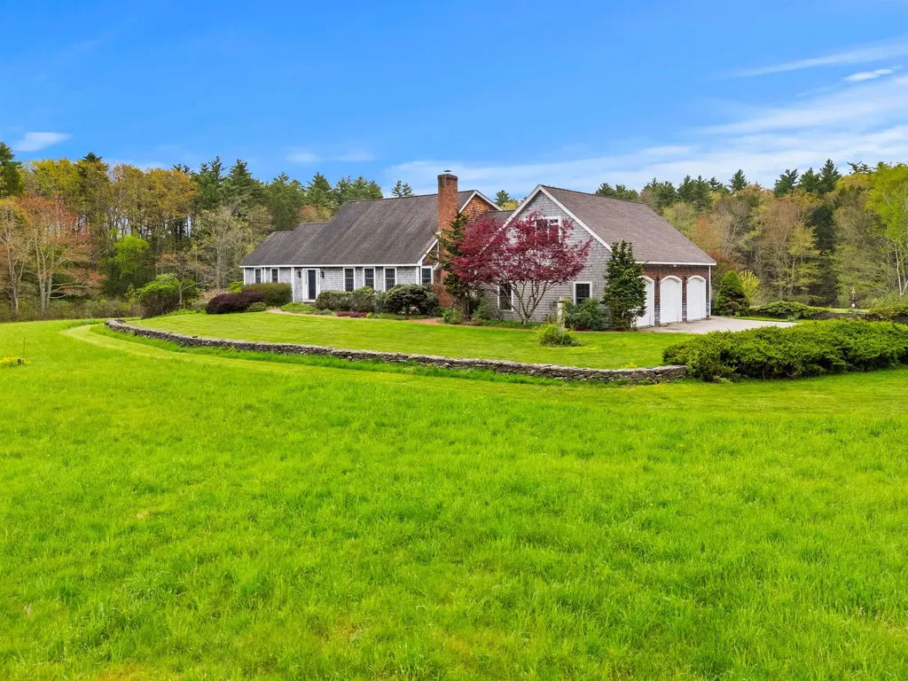 295 Wadleigh Falls Road Newmarket NH 03857