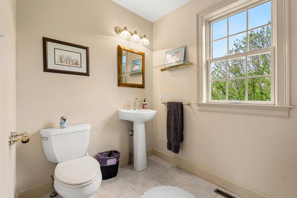 295 Wadleigh Falls Road Newmarket NH 03857