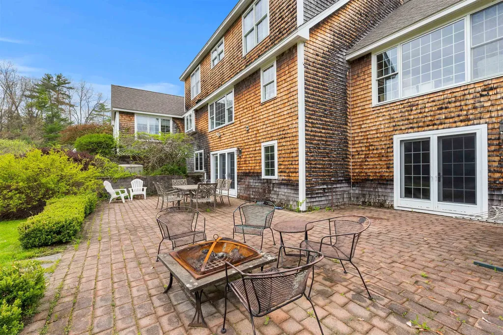 295 Wadleigh Falls Road Newmarket NH 03857