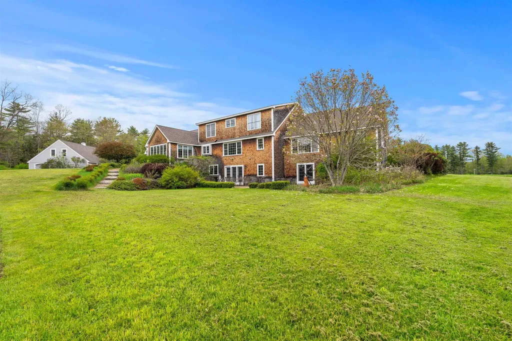 295 Wadleigh Falls Road Newmarket NH 03857