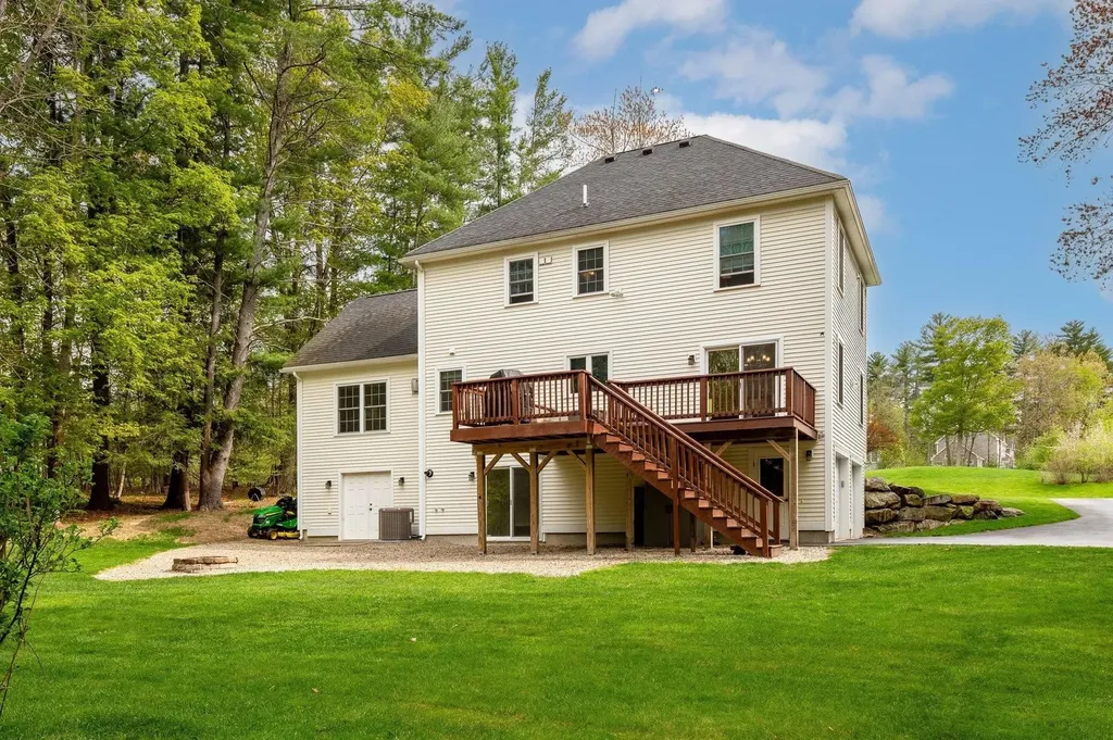 92 Ridgecrest Drive Greenland NH 03840