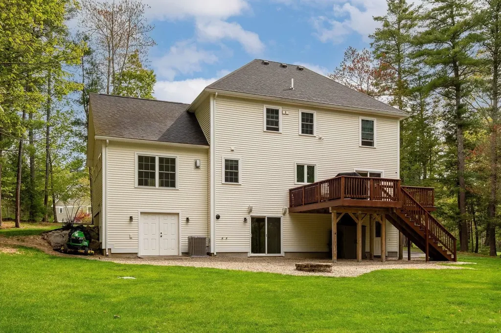 92 Ridgecrest Drive Greenland NH 03840