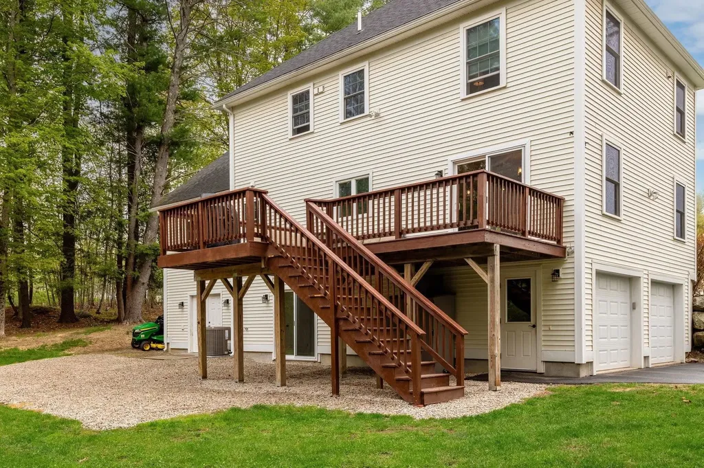 92 Ridgecrest Drive Greenland NH 03840