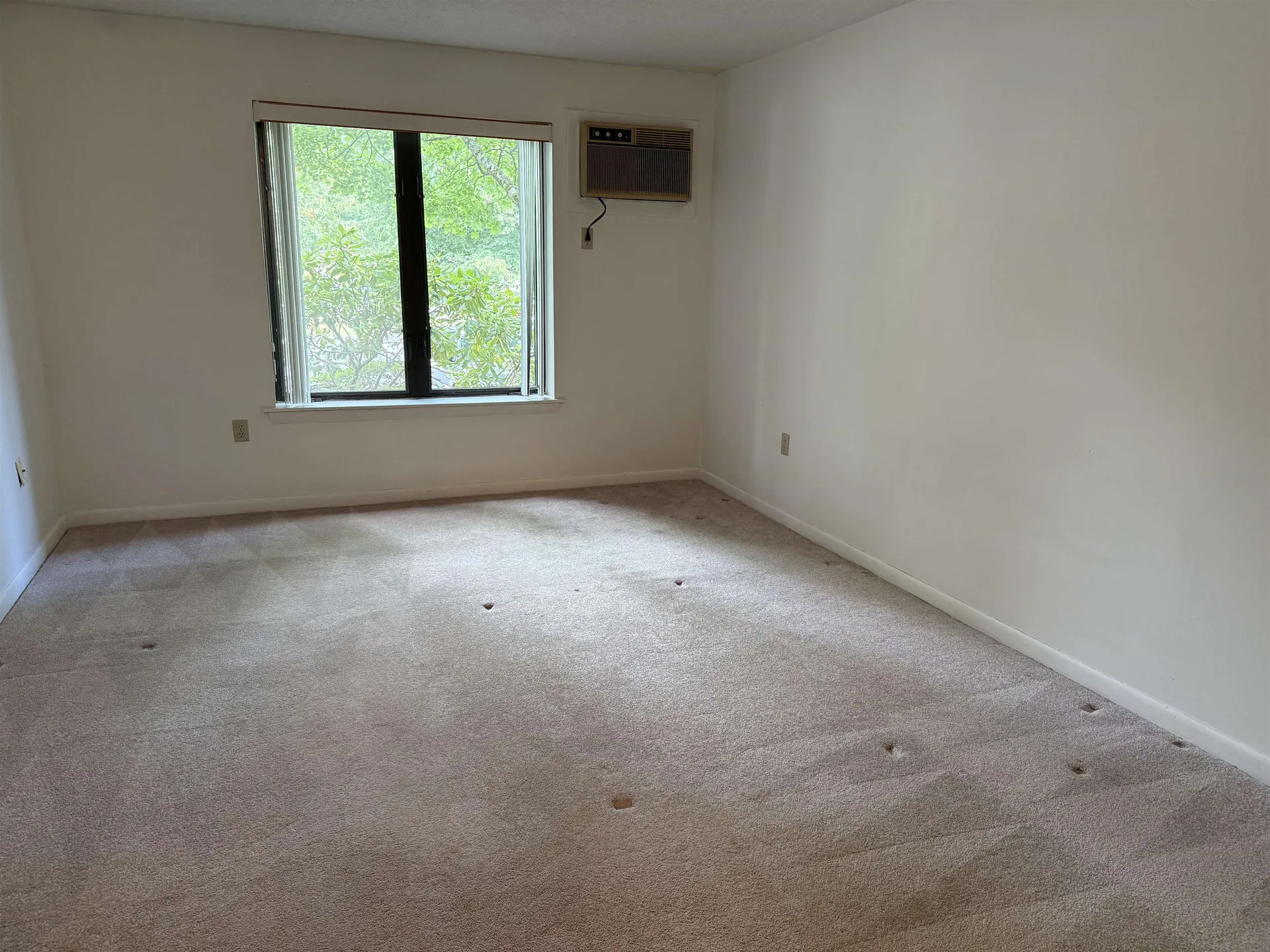 300 Candlewood Park Nashua NH 03062