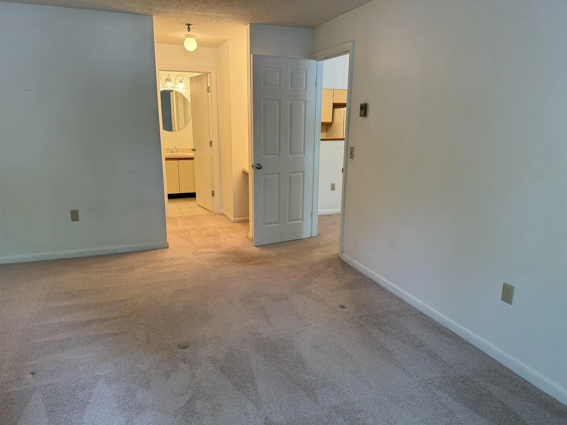 300 Candlewood Park Nashua NH 03062