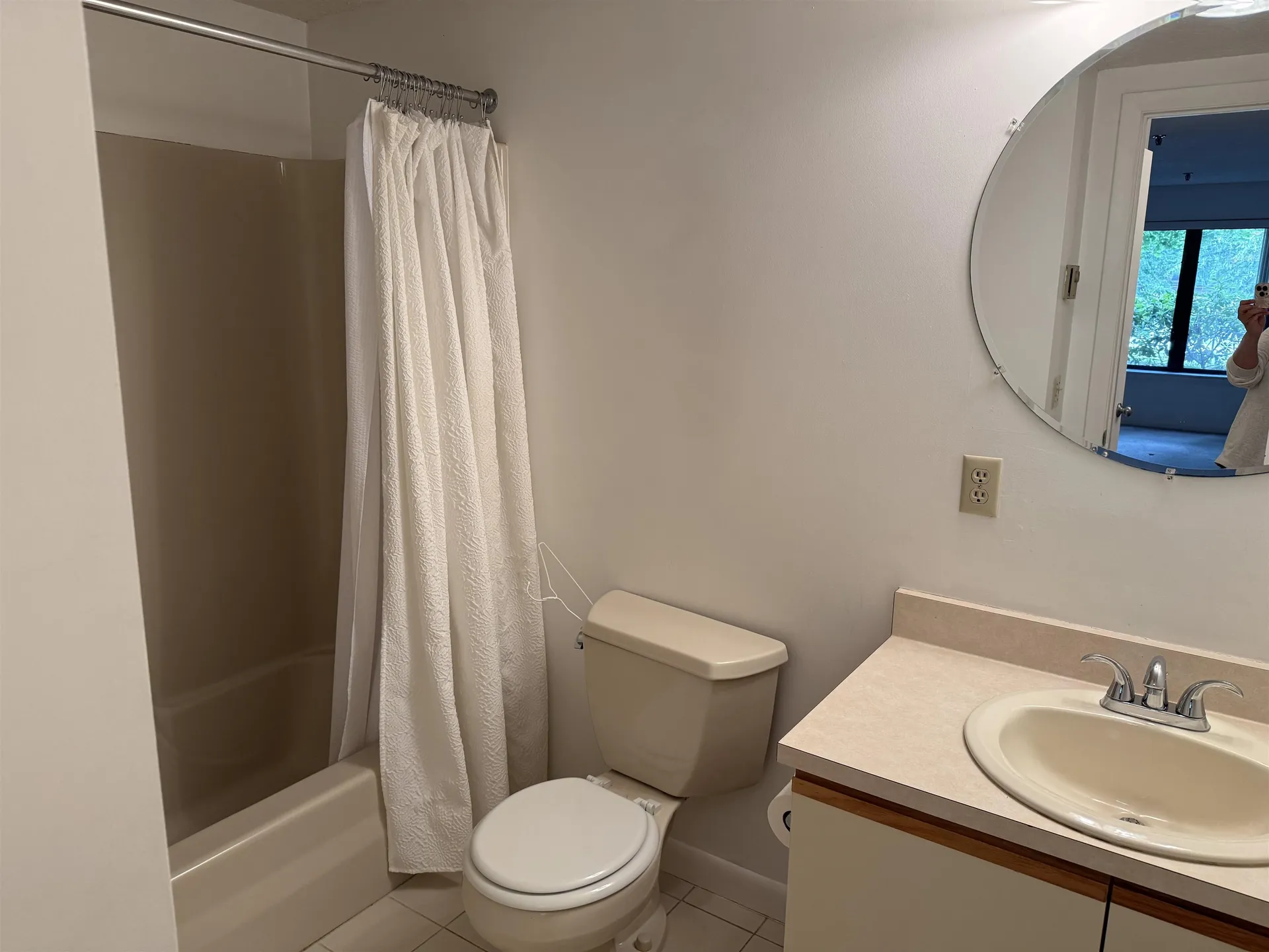 300 Candlewood Park Nashua NH 03062