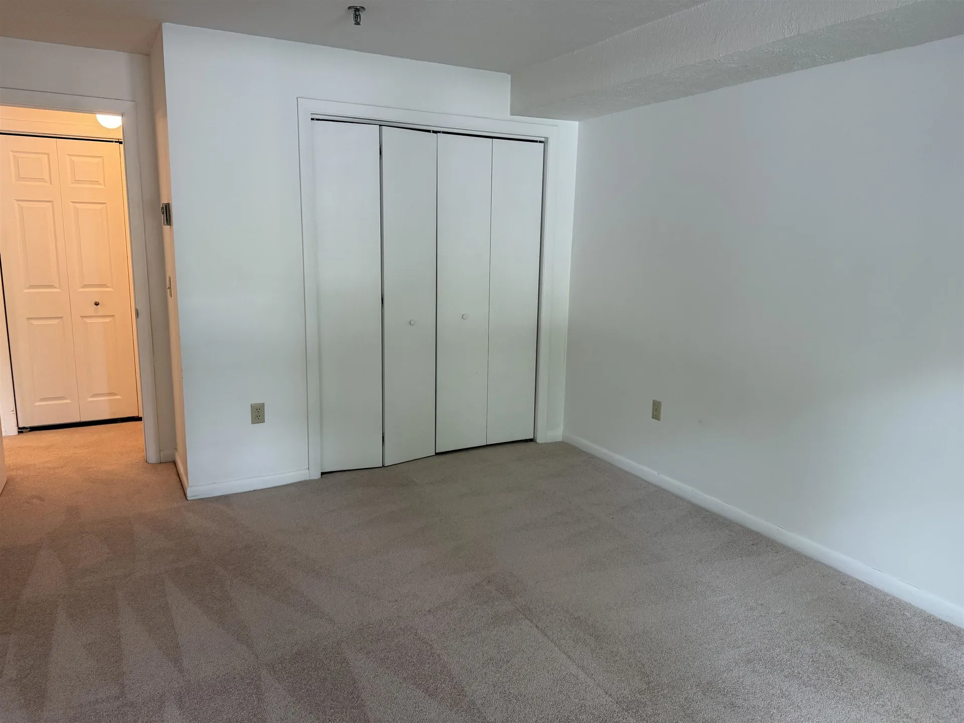 300 Candlewood Park Nashua NH 03062
