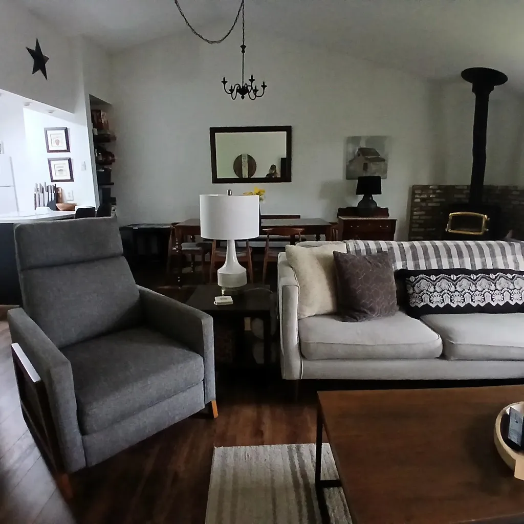 253 Old Quechee Road Hartford VT 05059