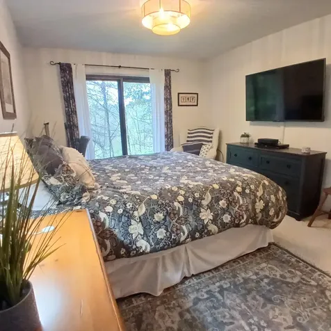 253 Old Quechee Road Hartford VT 05059