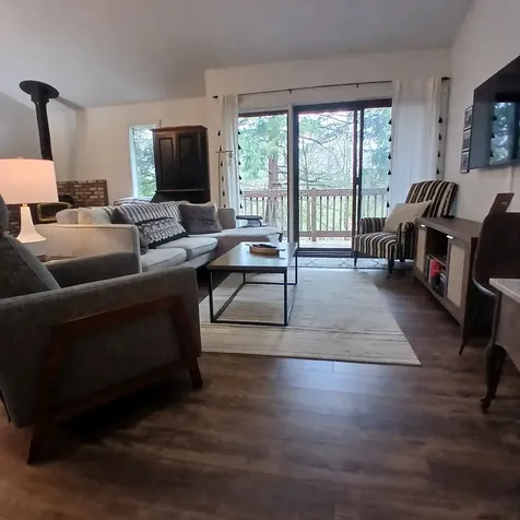 253 Old Quechee Road Hartford VT 05059