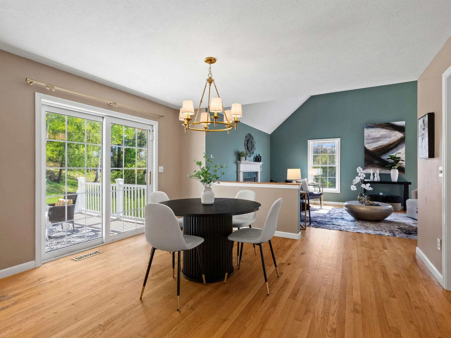 28 Bradford Circle Hudson NH 03051