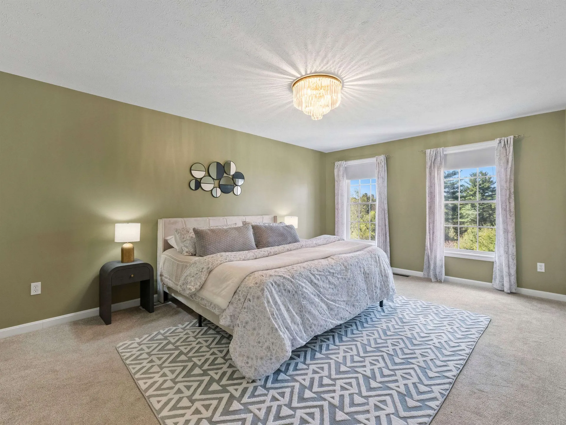 28 Bradford Circle Hudson NH 03051