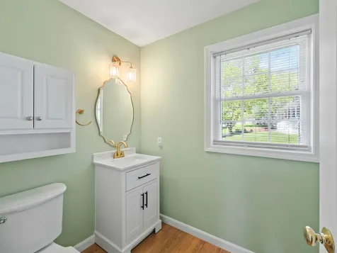 28 Bradford Circle Hudson NH 03051