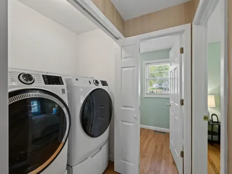 28 Bradford Circle Hudson NH 03051