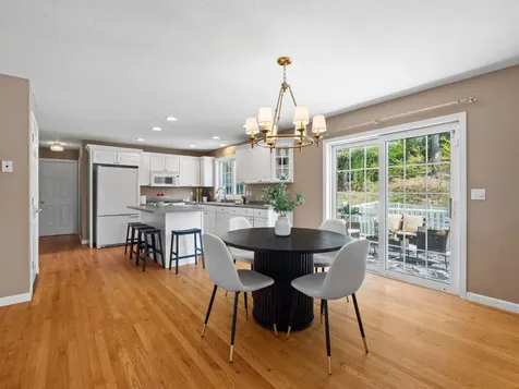 28 Bradford Circle Hudson NH 03051