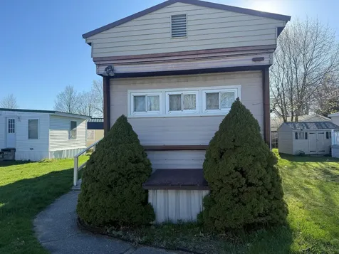 3 Willow Street Exeter NH 03833-4145