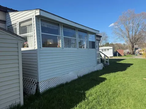 3 Willow Street Exeter NH 03833-4145