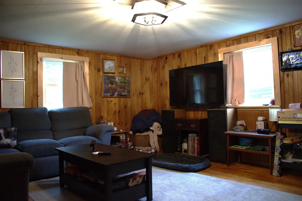 54 Assisqua Avenue St. Johnsbury VT 05819