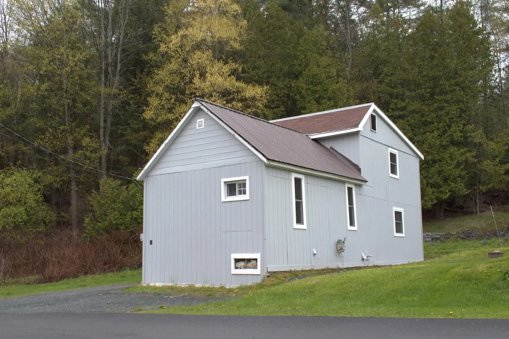 54 Assisqua Avenue St. Johnsbury VT 05819