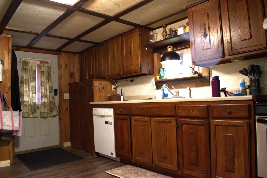 54 Assisqua Avenue St. Johnsbury VT 05819