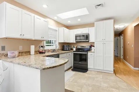 34 Beverly Drive Manchester NH 03104