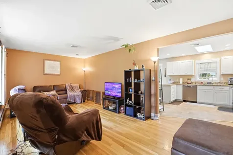 34 Beverly Drive Manchester NH 03104