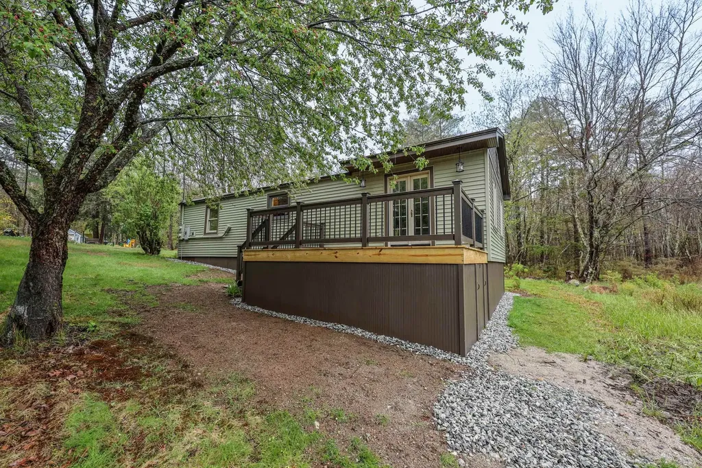 34 Icehouse Lane Greenfield NH 03047