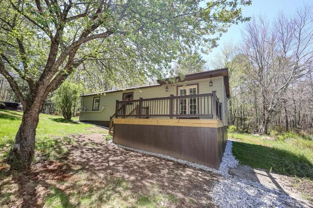 34 Icehouse Lane Greenfield NH 03047