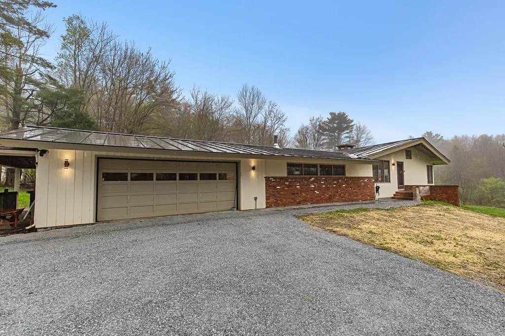 192 Cream Hill Road Mendon VT 05701