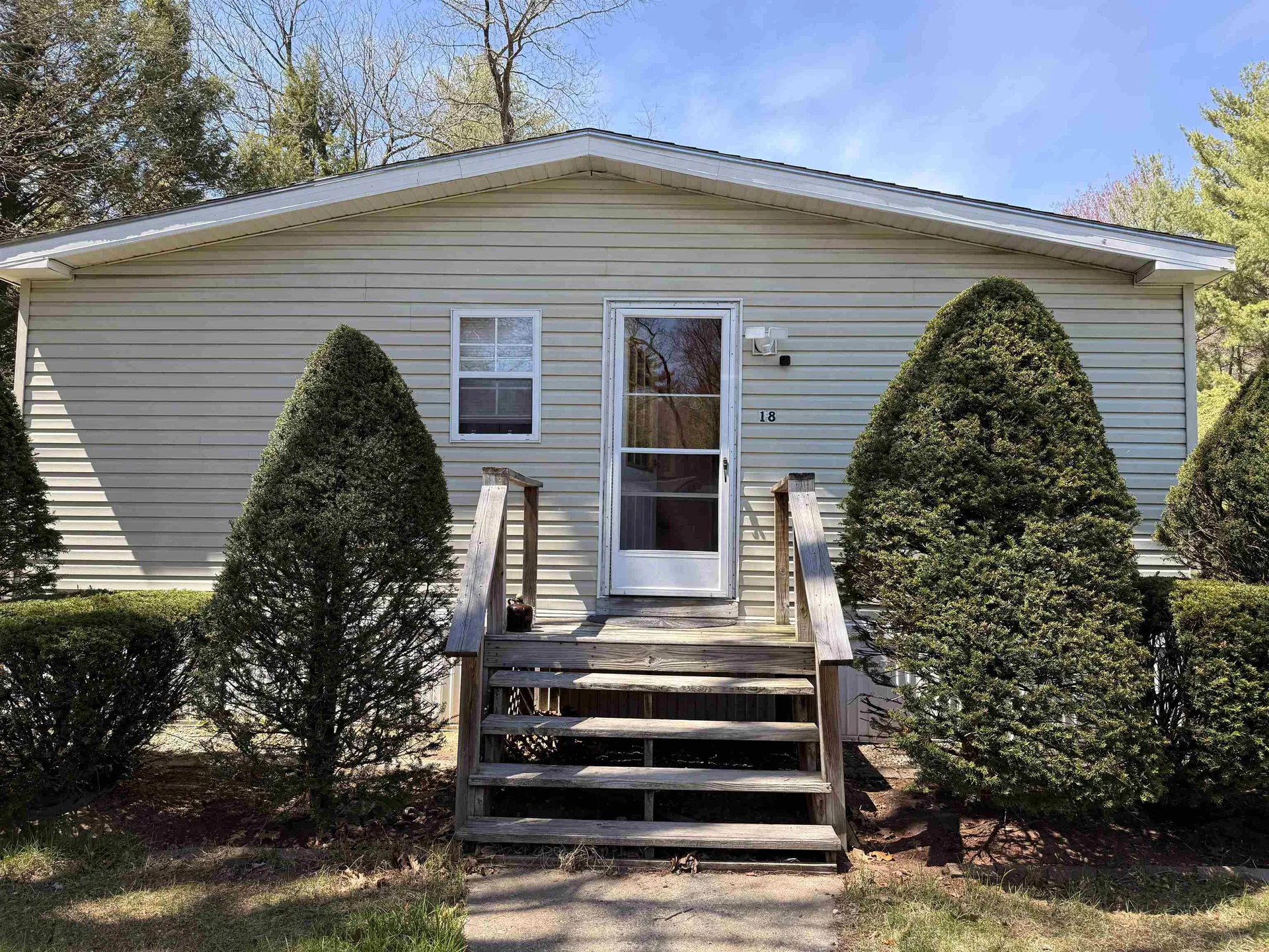 18 Lindy Road Vernon VT 05354