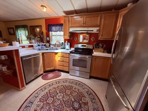 18 Lindy Road Vernon VT 05354
