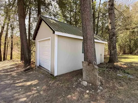 18 Lindy Road Vernon VT 05354