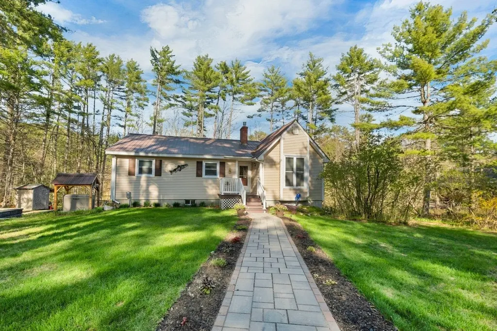 53 Trout Run Effingham NH 03882