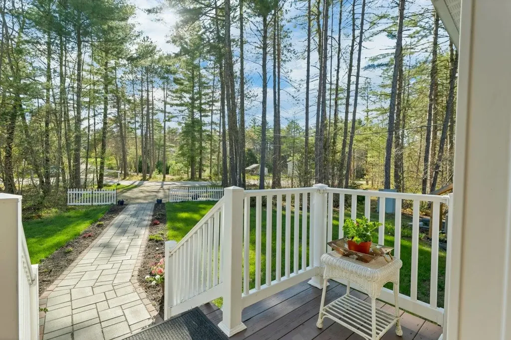53 Trout Run Effingham NH 03882