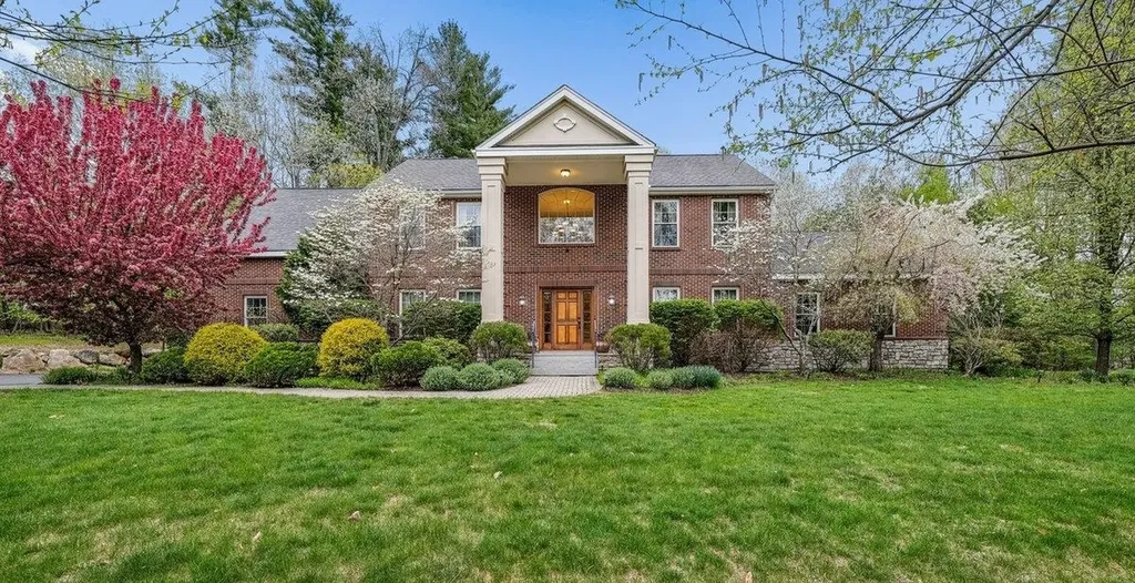 5 Millstone Terrace Bedford NH 03110
