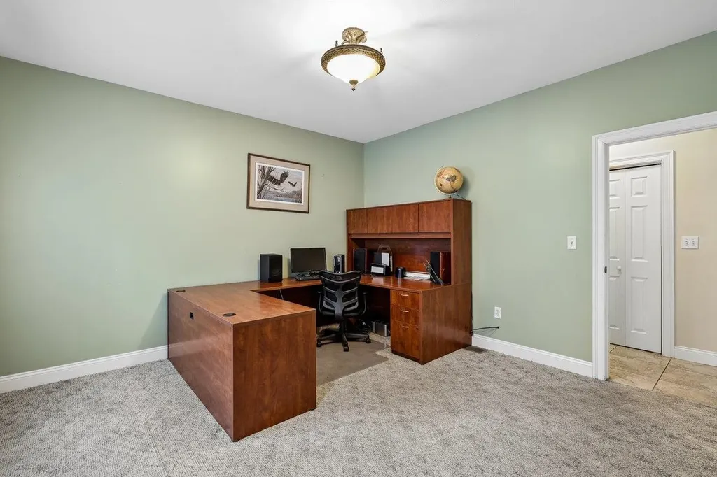 5 Millstone Terrace Bedford NH 03110
